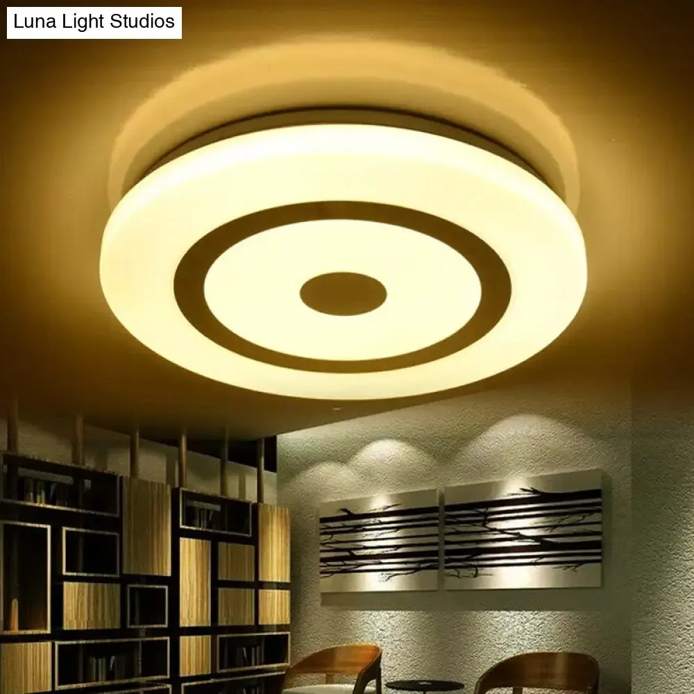 15"/19" Contemporary Acrylic LED Round Flush Mount Fixture for Bedroom Lighting in Black and White