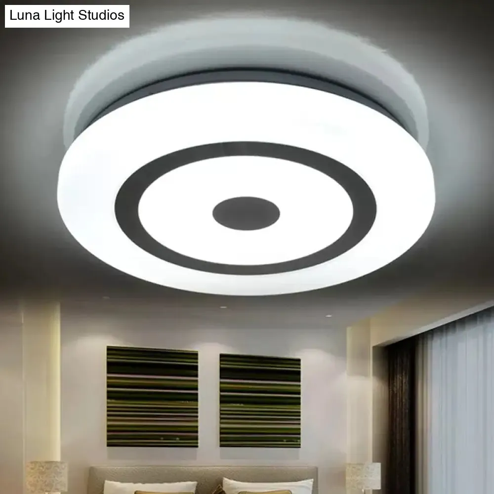 15"/19" Contemporary Acrylic LED Round Flush Mount Fixture for Bedroom Lighting in Black and White